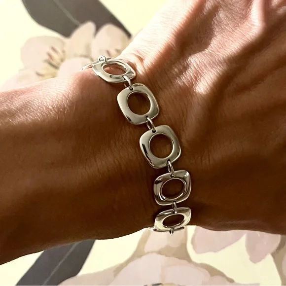 Tiffany & Co. Silver Square Cushion Link Toggle Bracelet - Picture 2 of 7